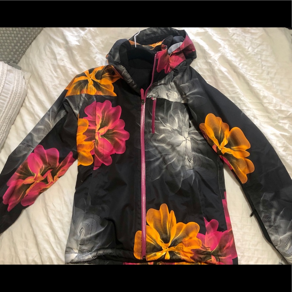 Women’s North Face Parka Size Small